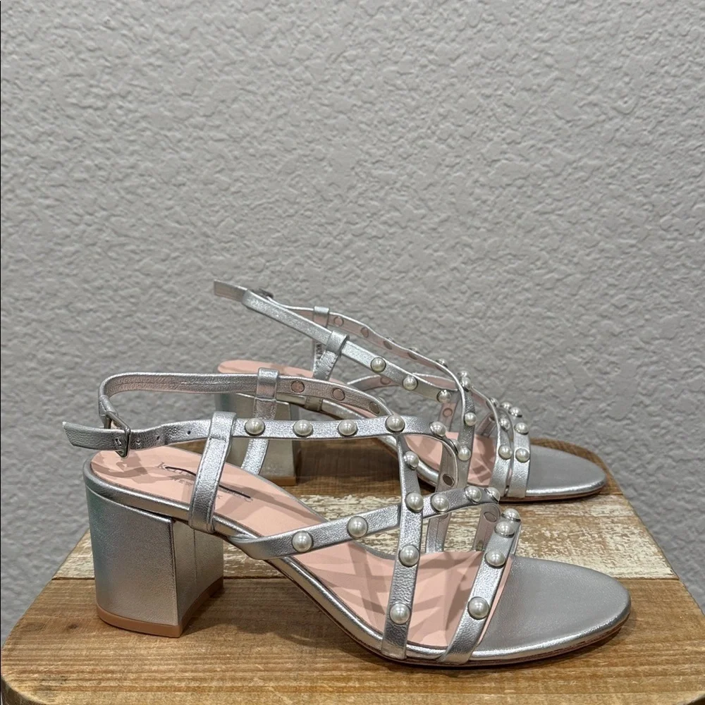 Kate Spade Wynne Silver Metallic Pearl Sandals Size 7.5